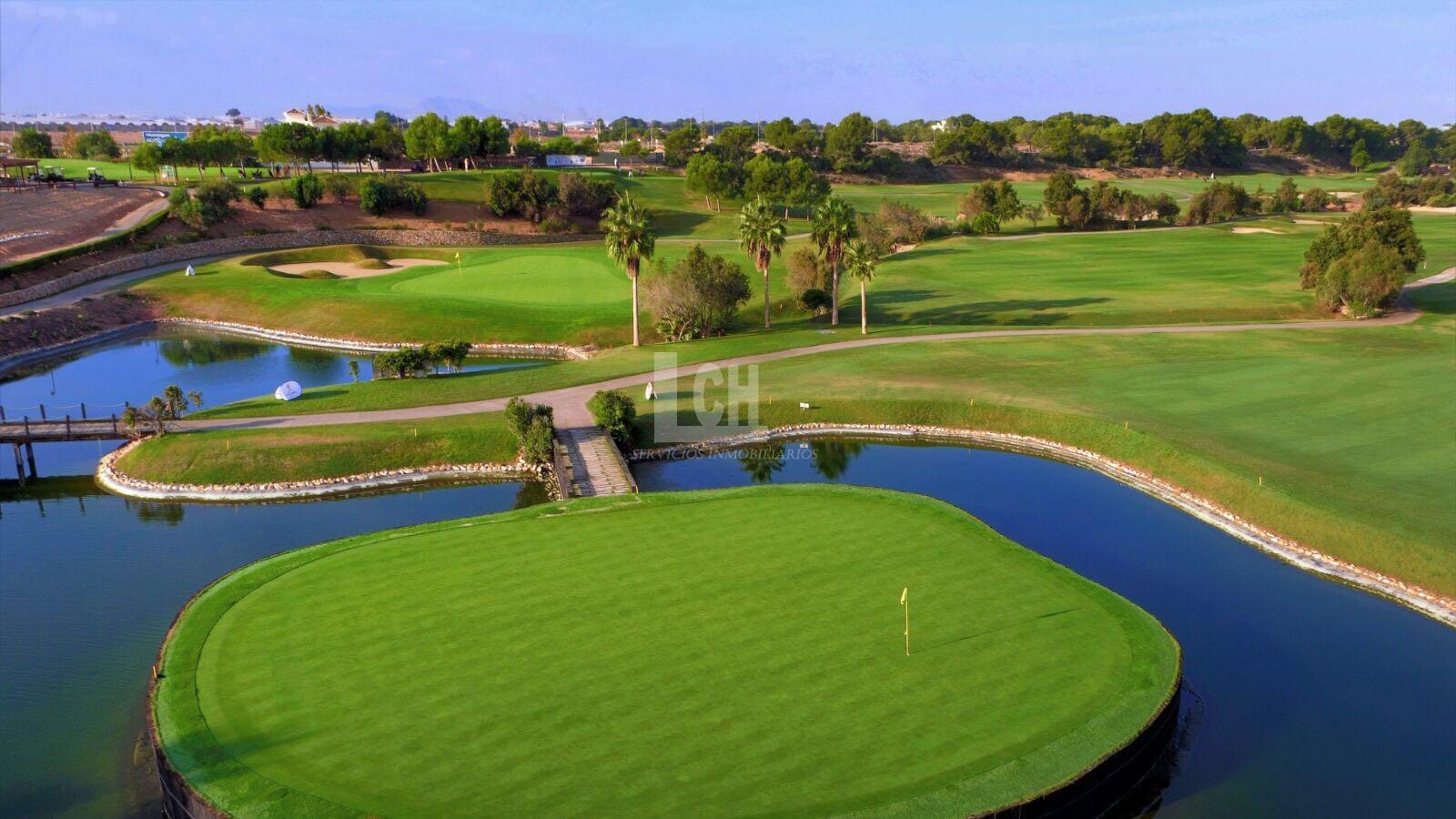 For sale of villa in Pilar de la horadada