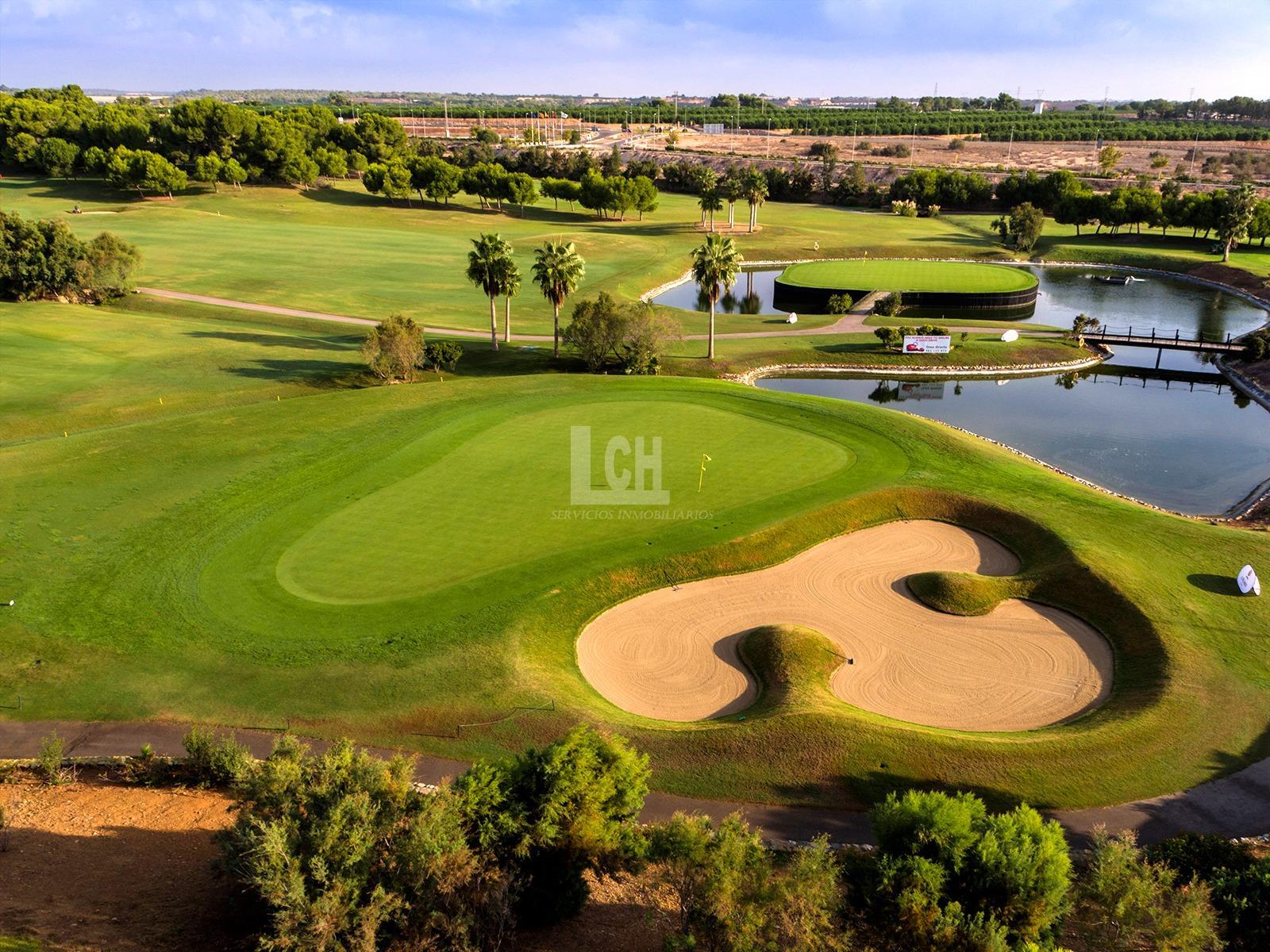 For sale of villa in Pilar de la horadada