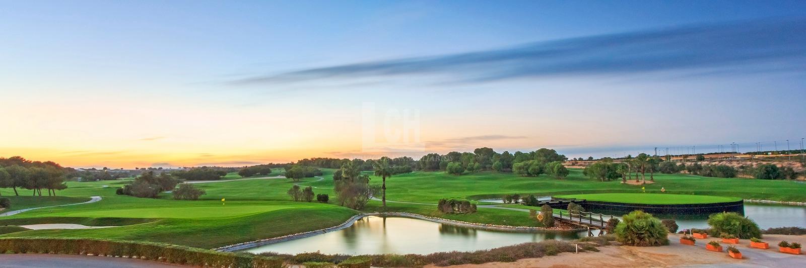 For sale of villa in Pilar de la horadada