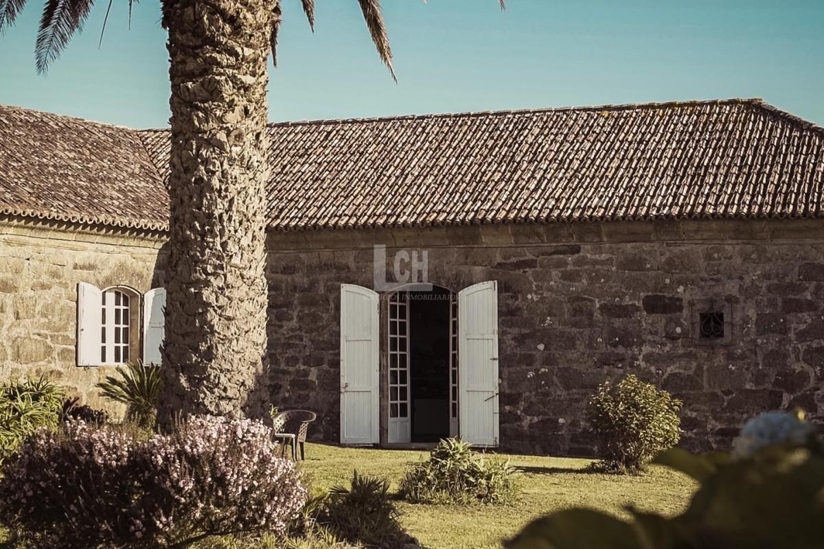 Venta de castillo en Corcubión
