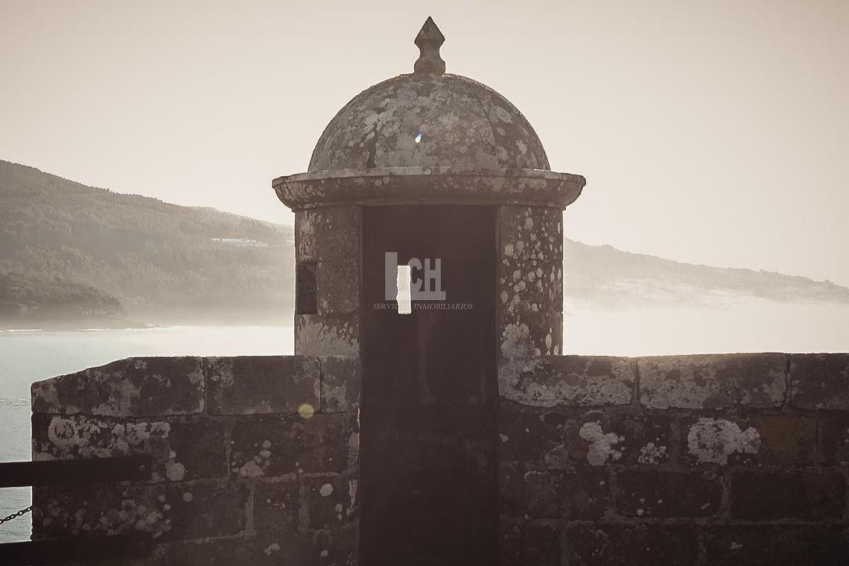 Venta de castillo en Corcubión