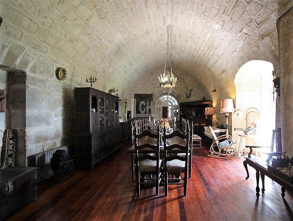 Venta de castillo en Corcubión