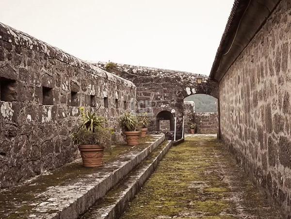 Venta de castillo en Corcubión
