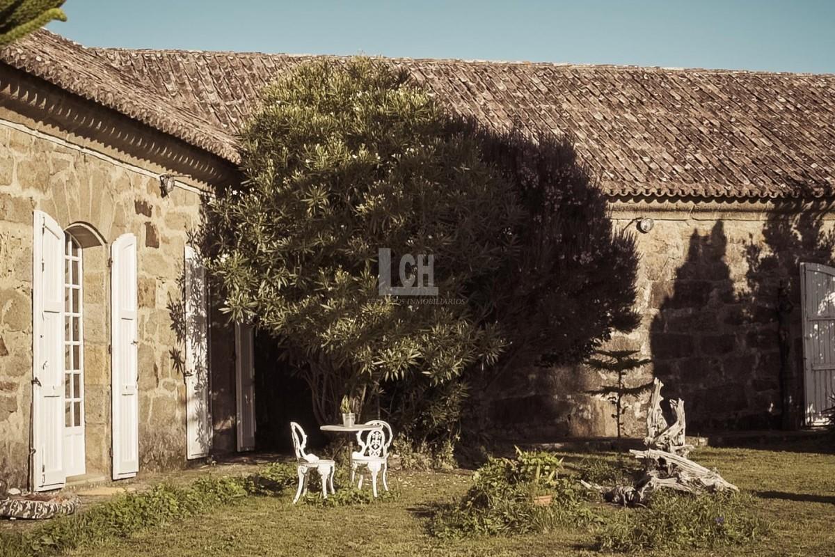 Venta de castillo en Corcubión