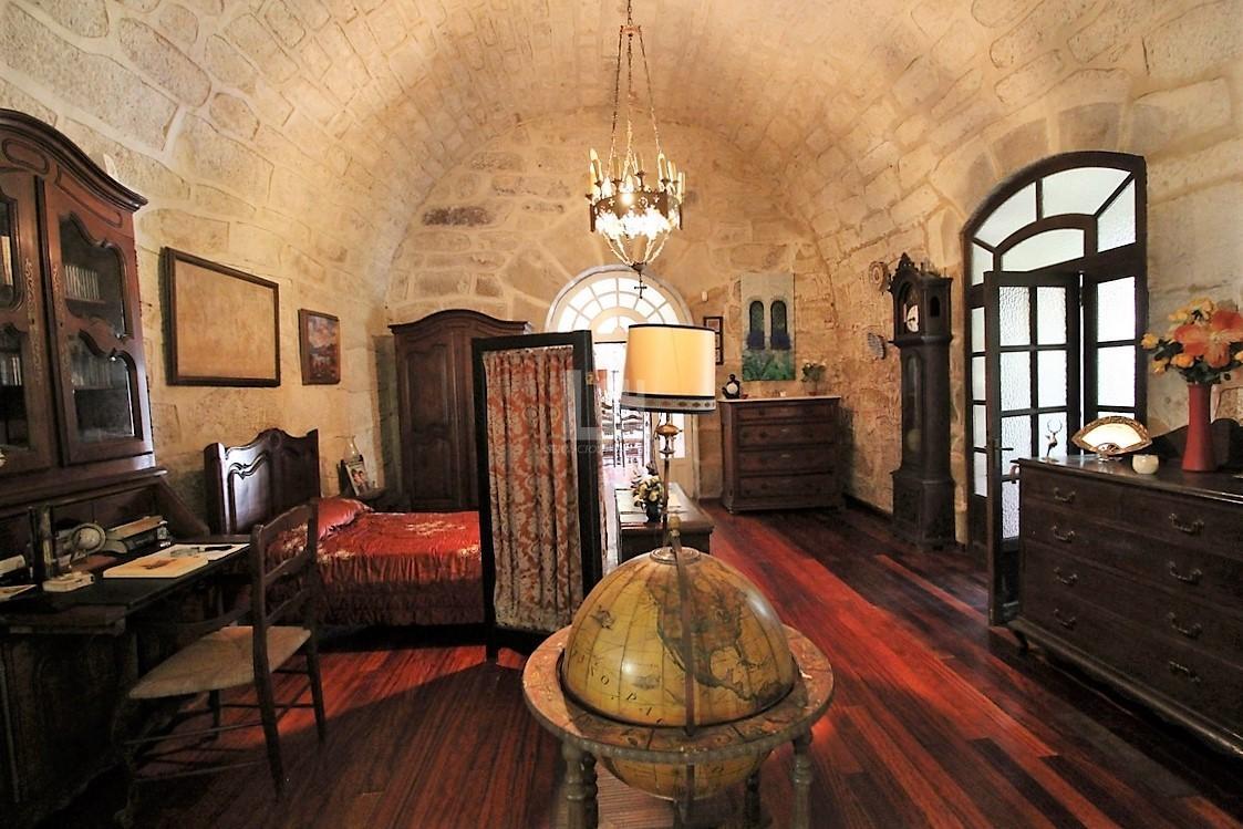 Venta de castillo en Corcubión