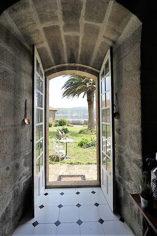Venta de castillo en Corcubión