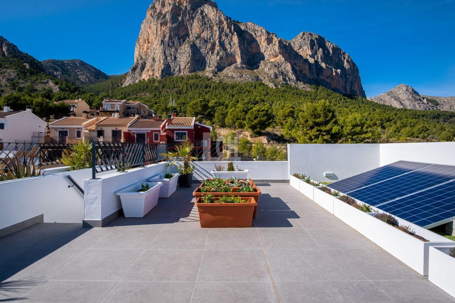 For sale of chalet in Polop
