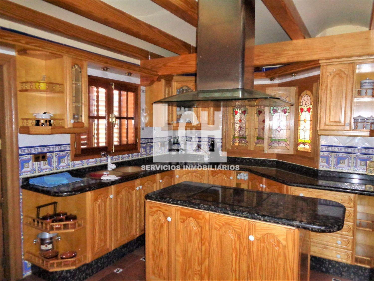 For sale of chalet in Talayuelas