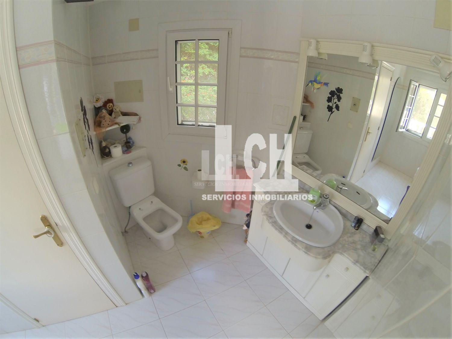 For sale of chalet in Denia