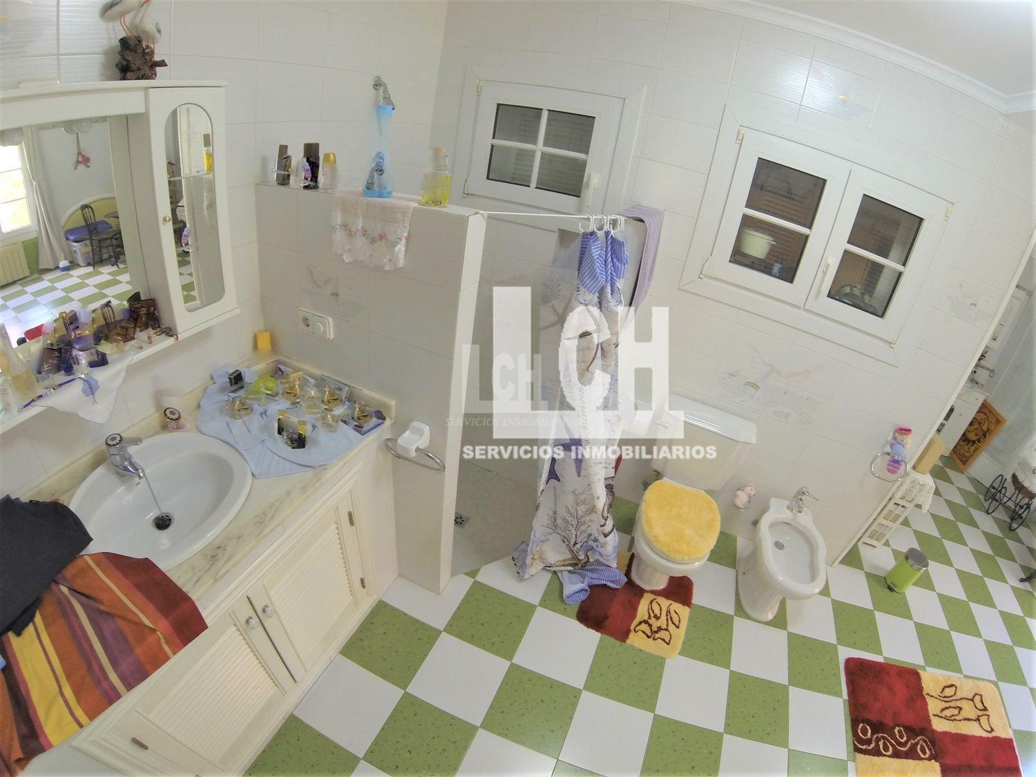 For sale of chalet in Denia