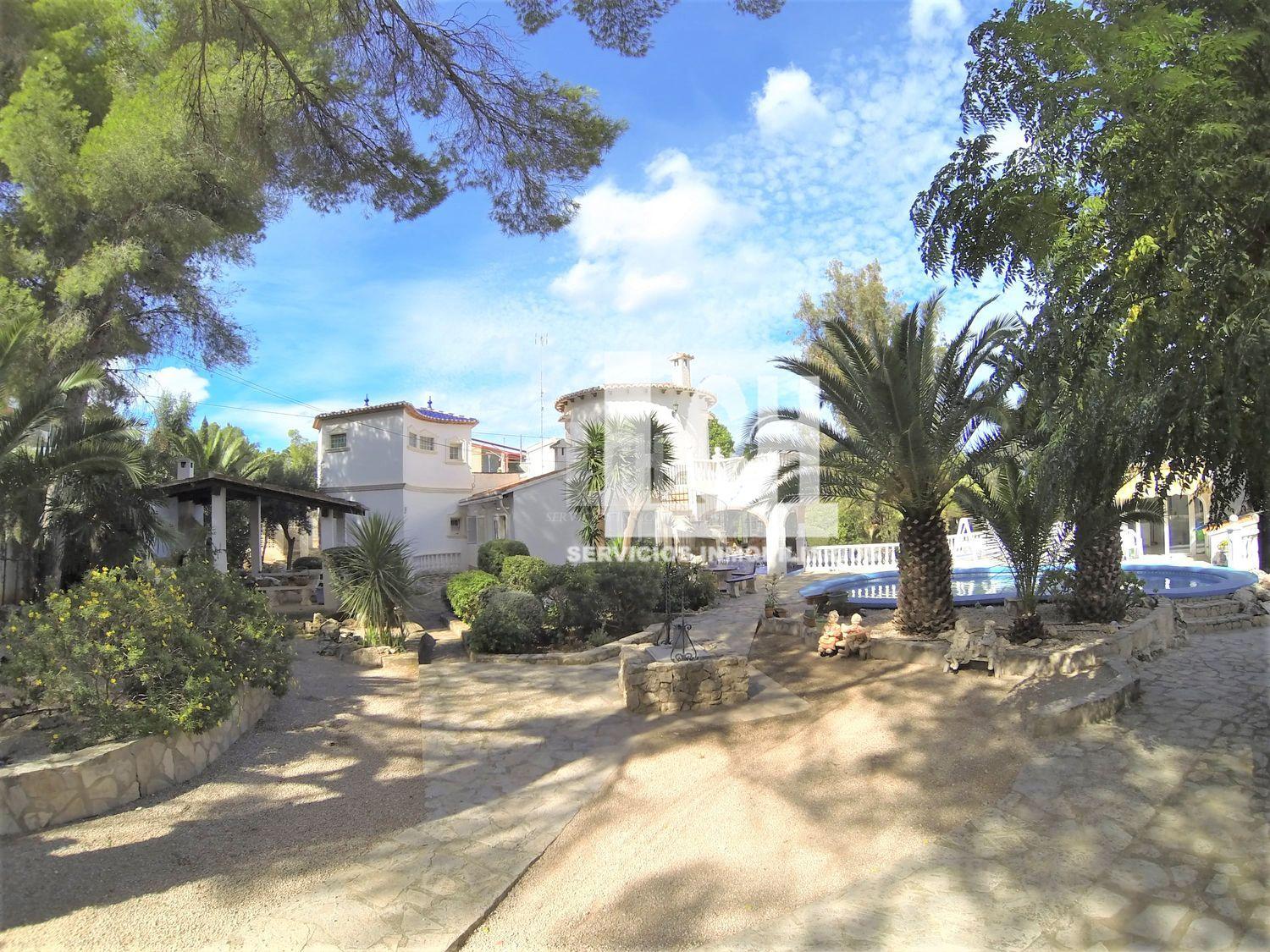 For sale of chalet in Denia