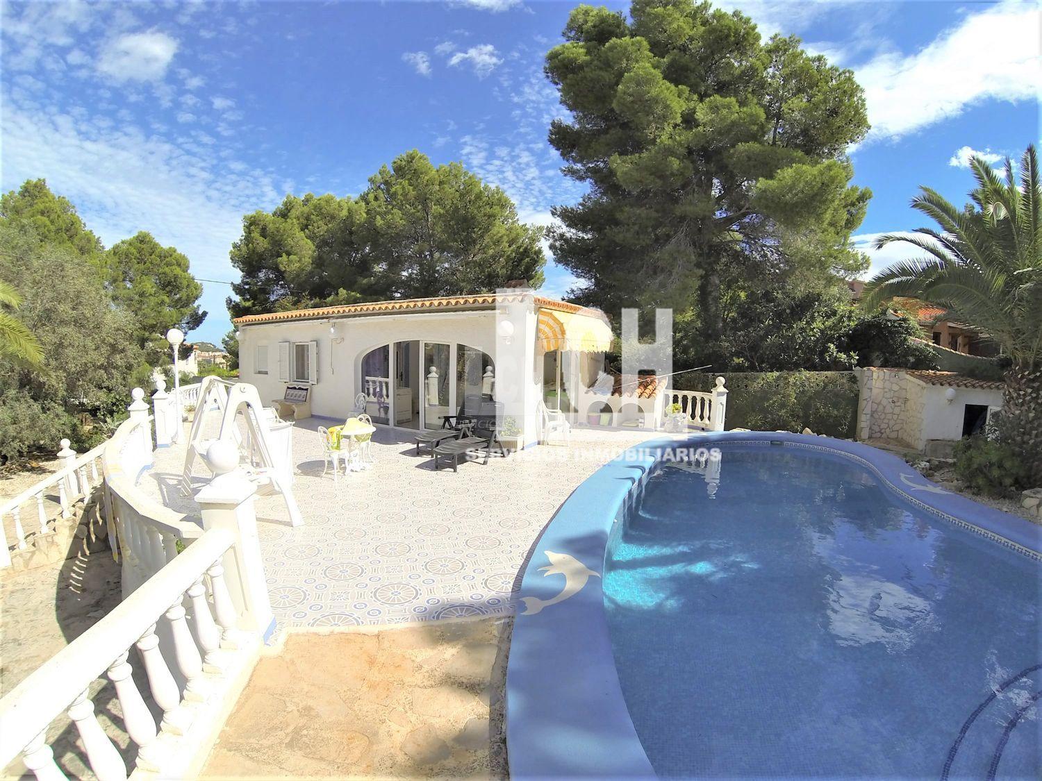 For sale of chalet in Denia