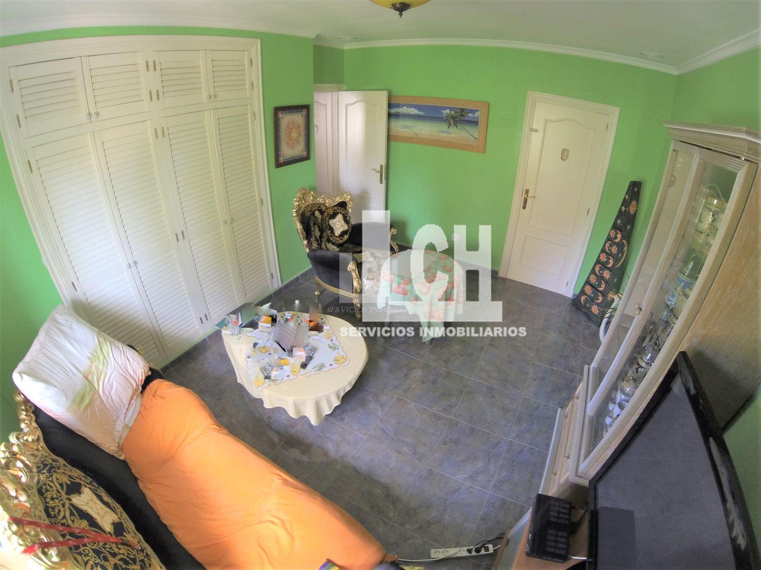 For sale of chalet in Denia