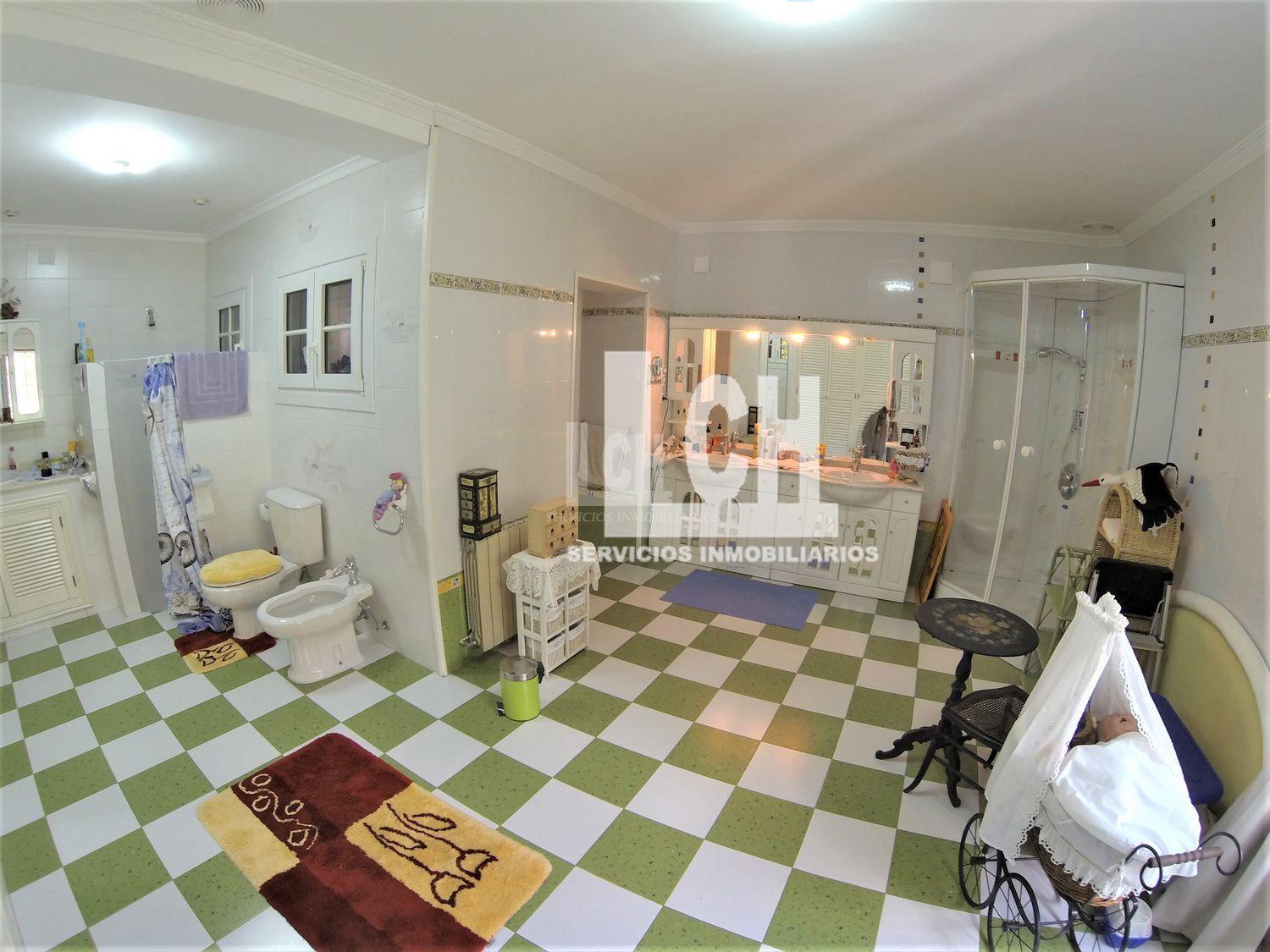 For sale of chalet in Denia