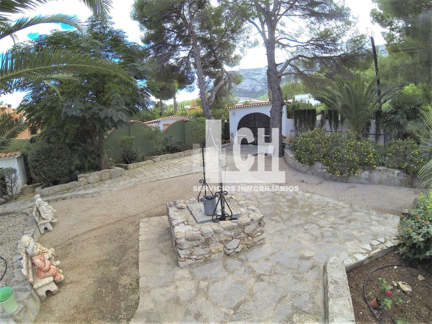 For sale of chalet in Denia