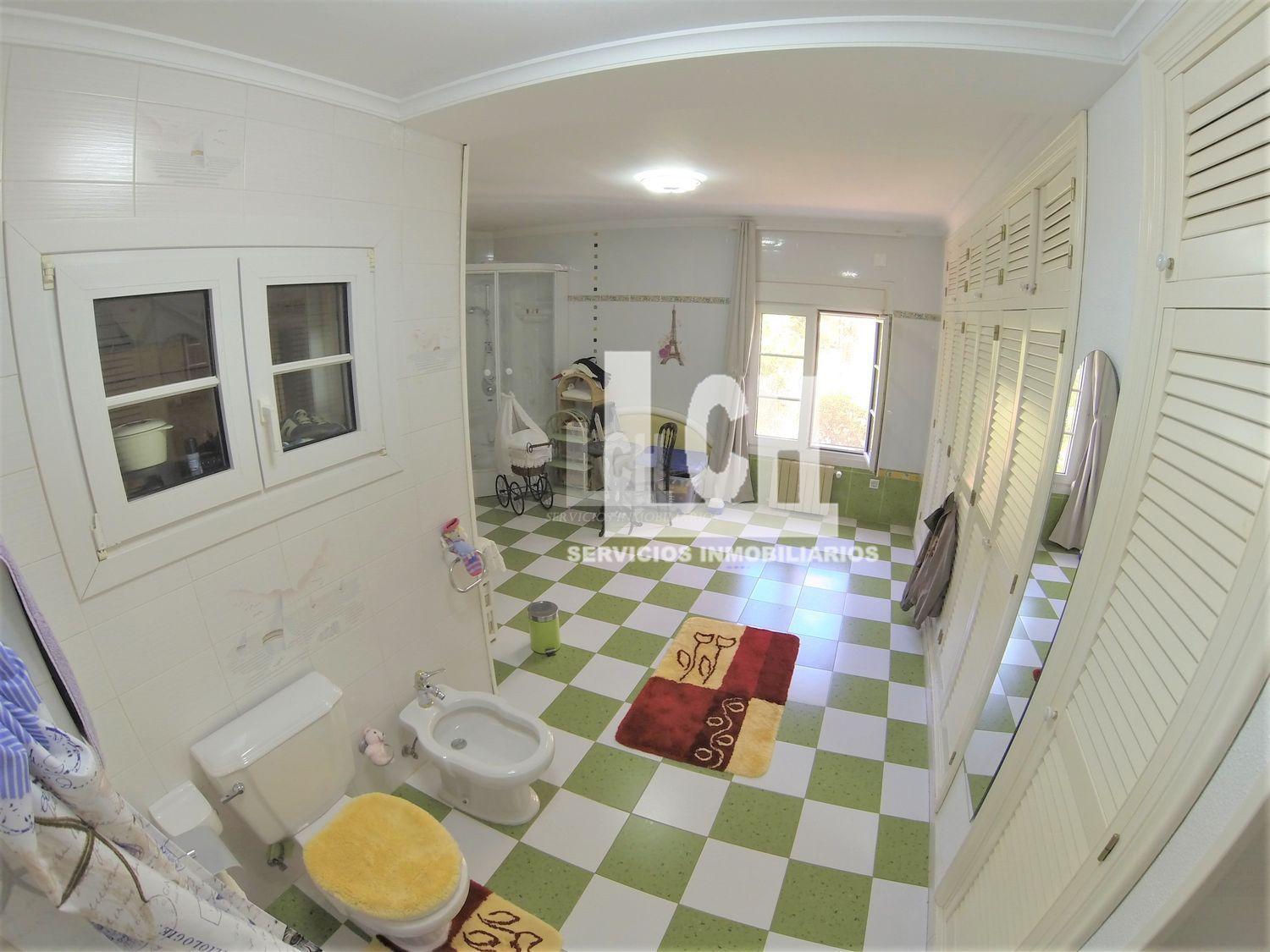 For sale of chalet in Denia