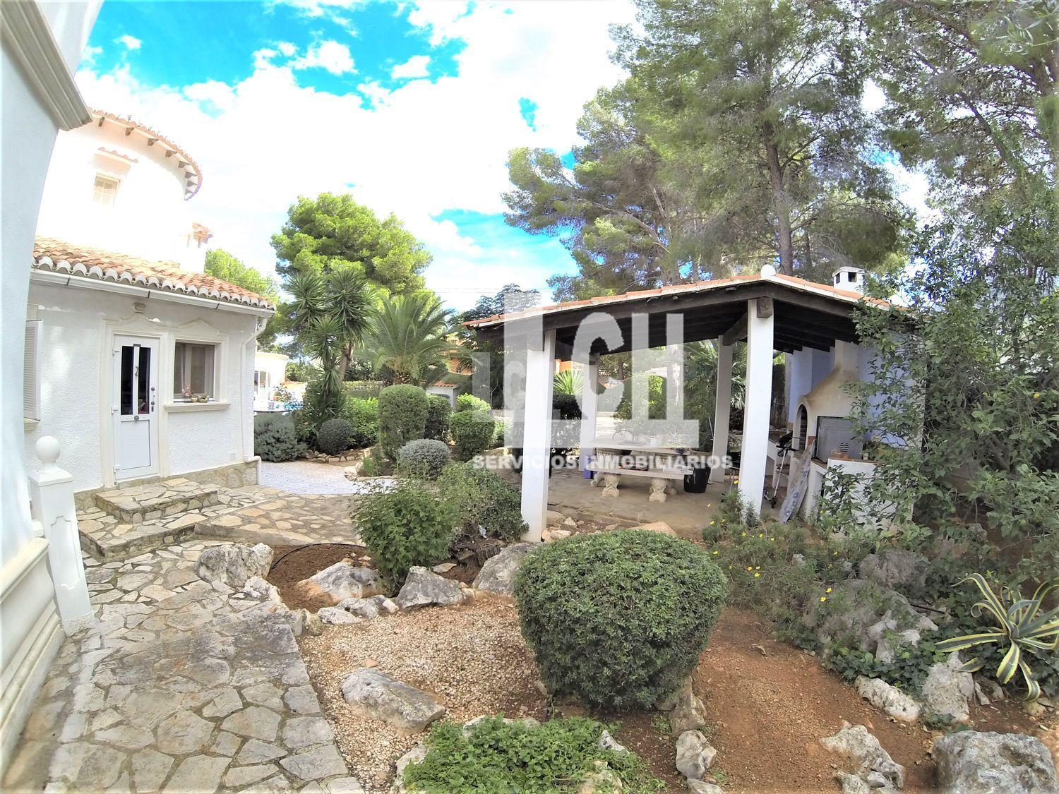 For sale of chalet in Denia