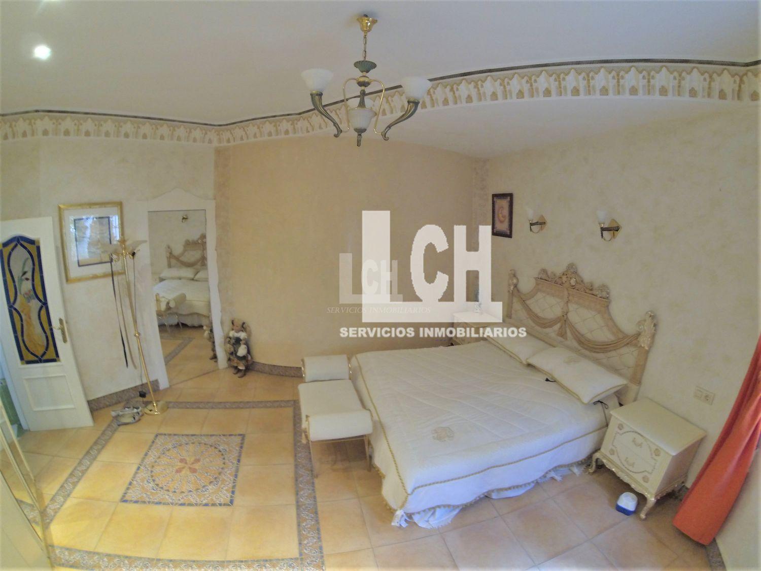 For sale of chalet in Denia