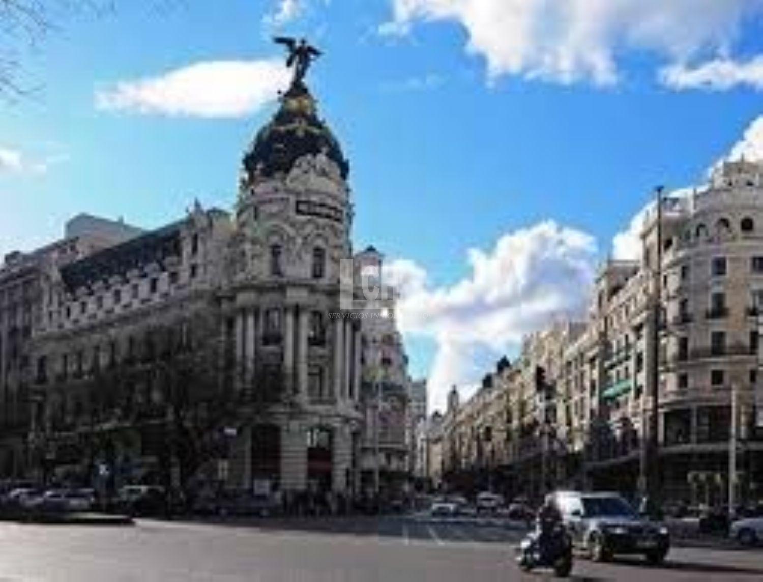 For sale of building in Madrid