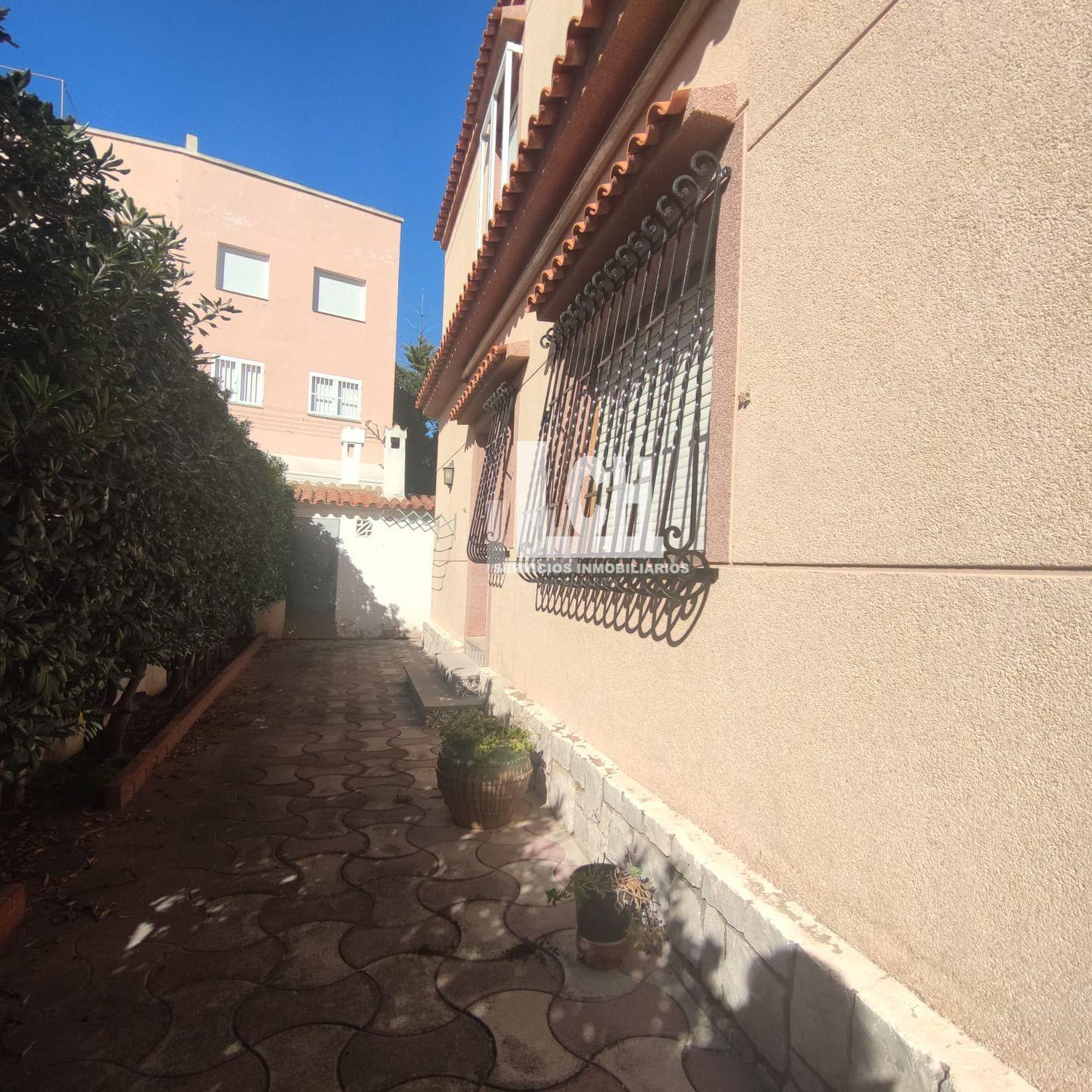 For sale of chalet in Sueca
