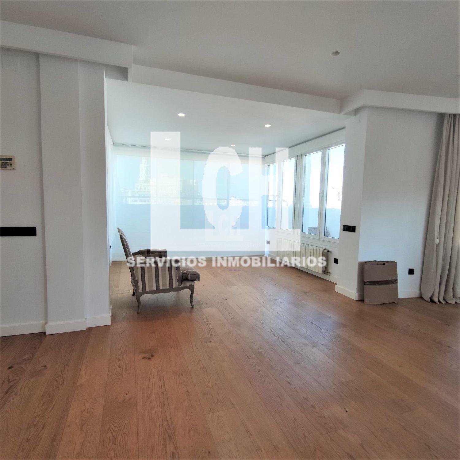 For sale of penthouse in Valencia