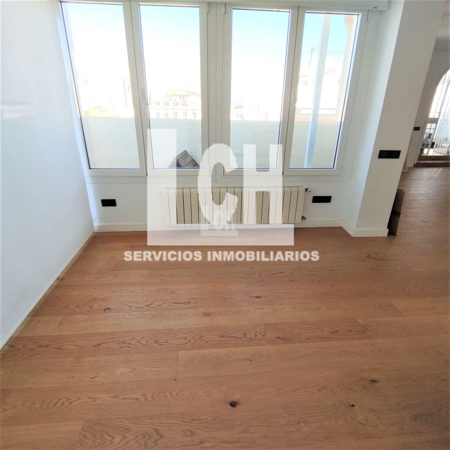 For sale of penthouse in Valencia