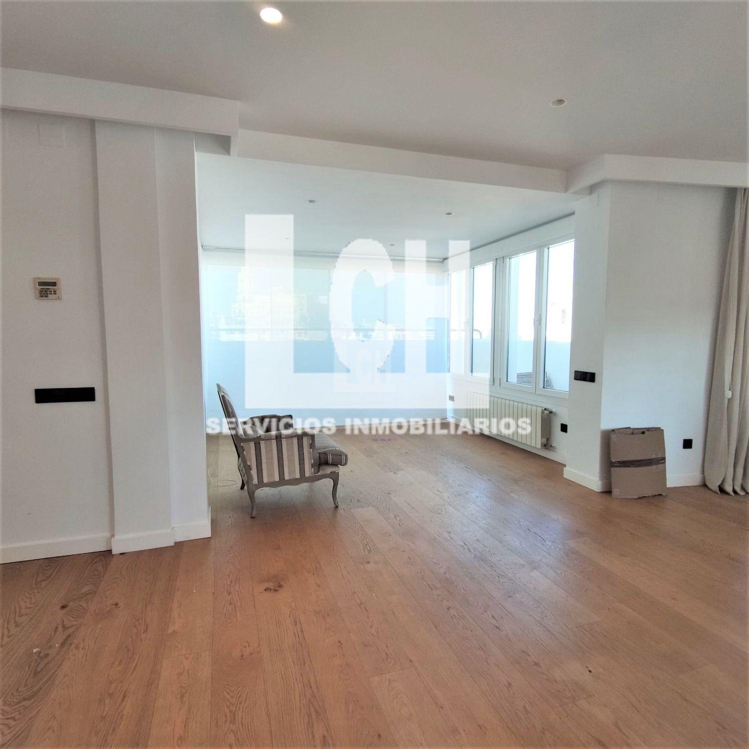 For sale of penthouse in Valencia