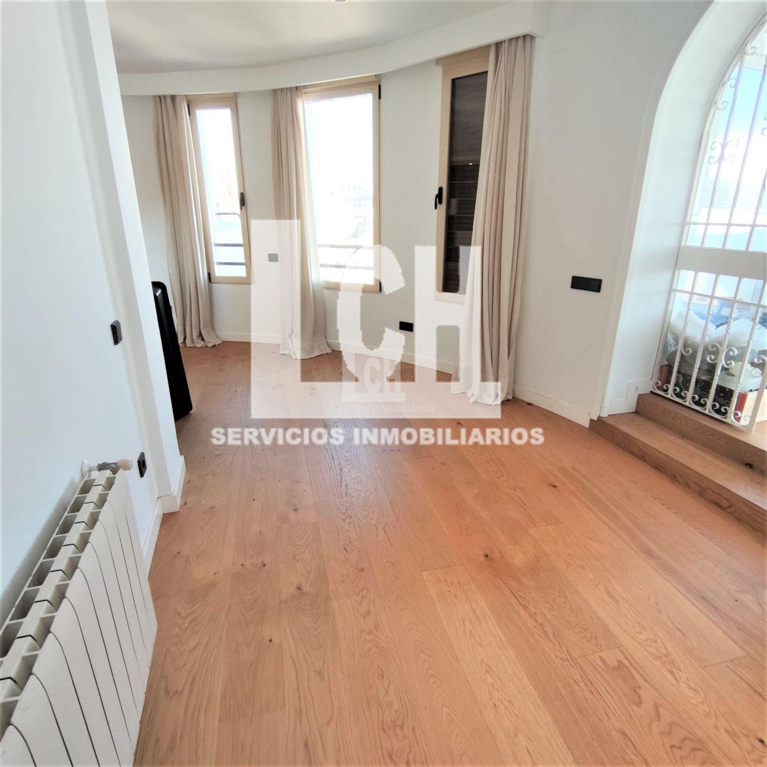 For sale of penthouse in Valencia