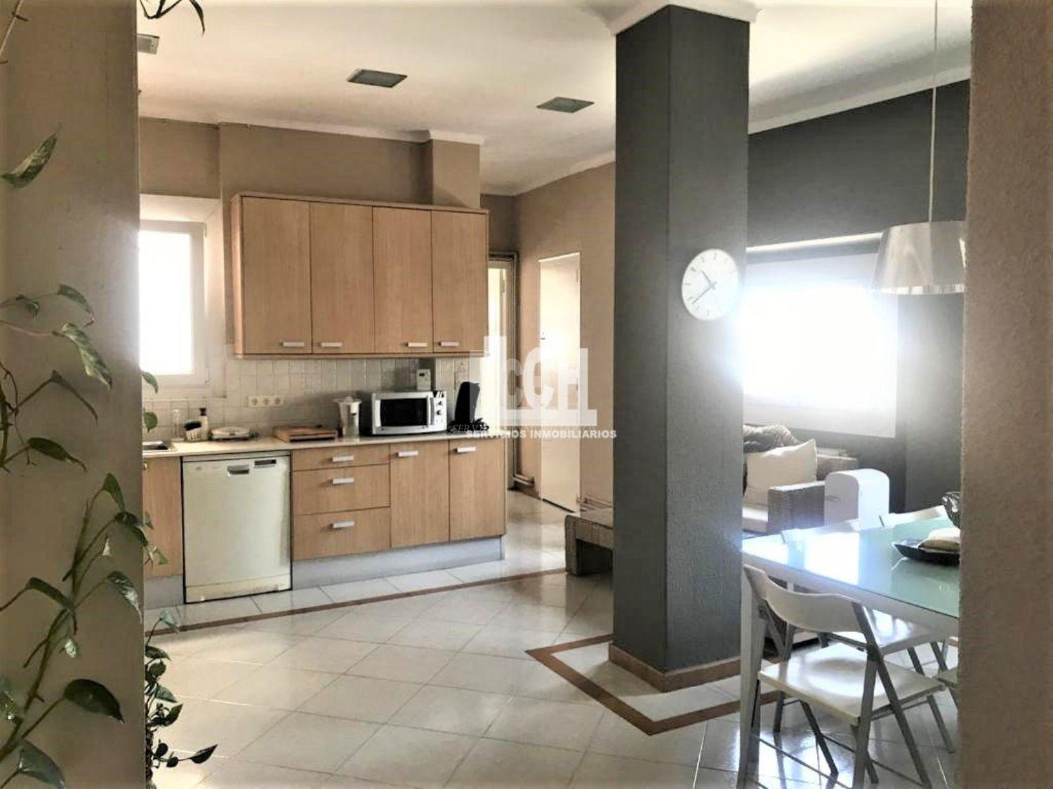 For sale of flat in València