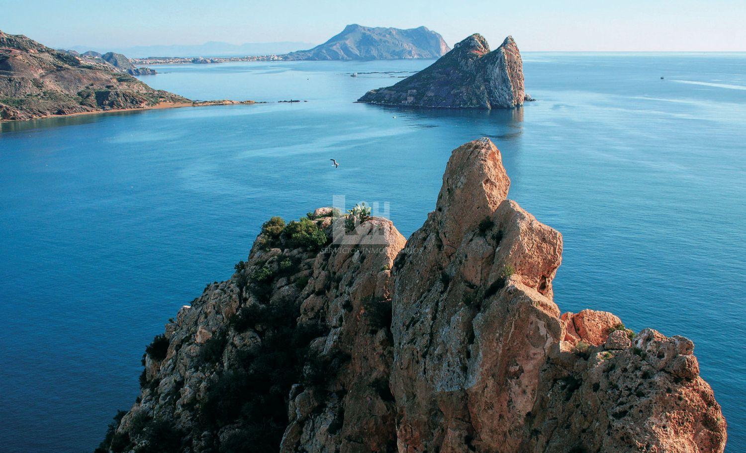 For sale of flat in Águilas
