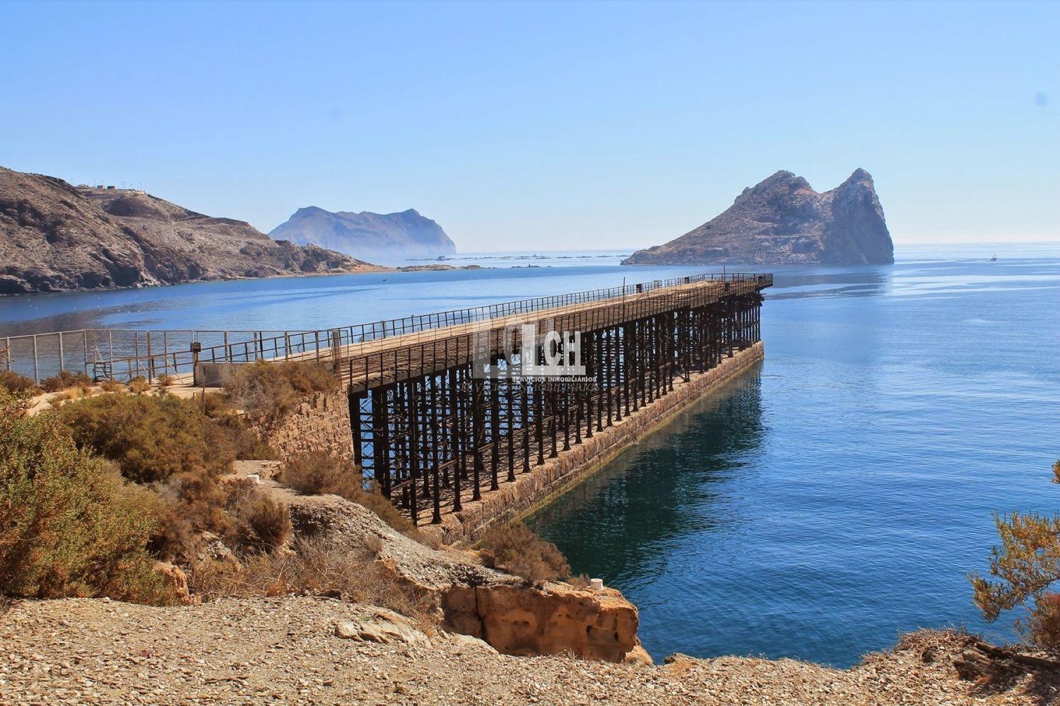 For sale of flat in Águilas