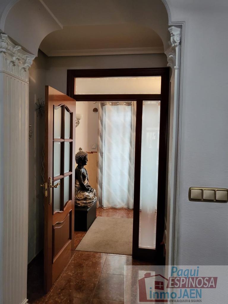 For sale of house in Torredonjimeno