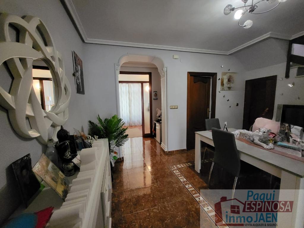 For sale of house in Torredonjimeno