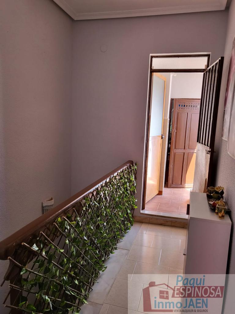 For sale of house in Torredonjimeno