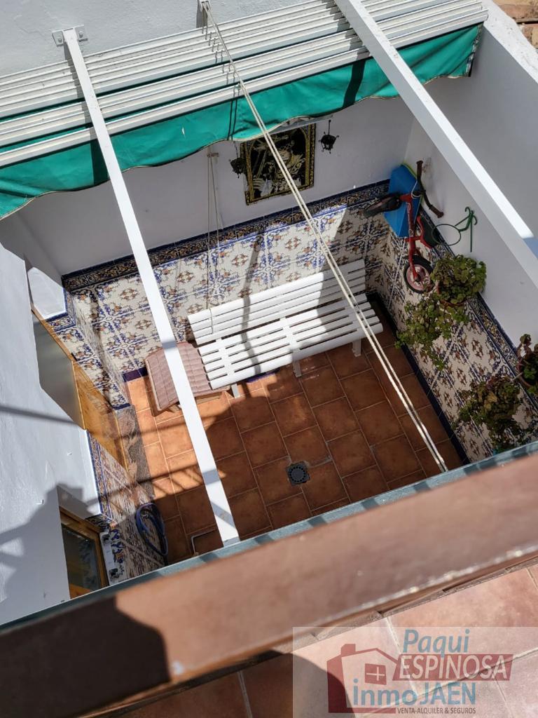 For sale of house in Torredonjimeno