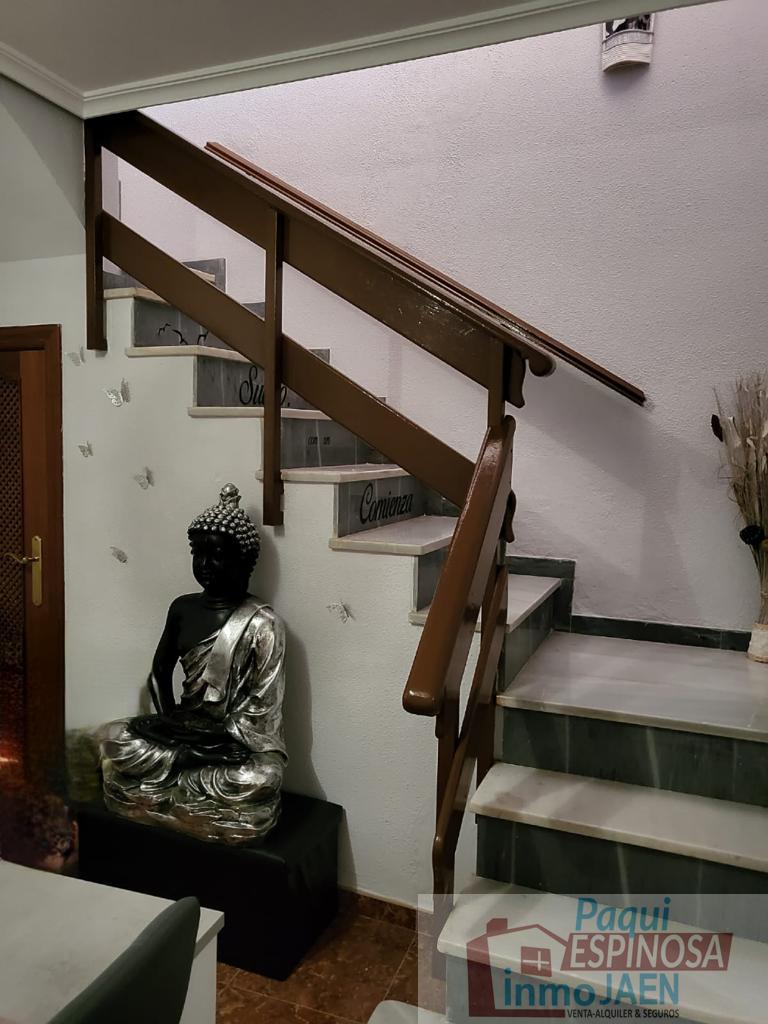 For sale of house in Torredonjimeno