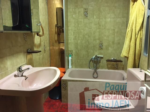 For sale of duplex in Torredonjimeno