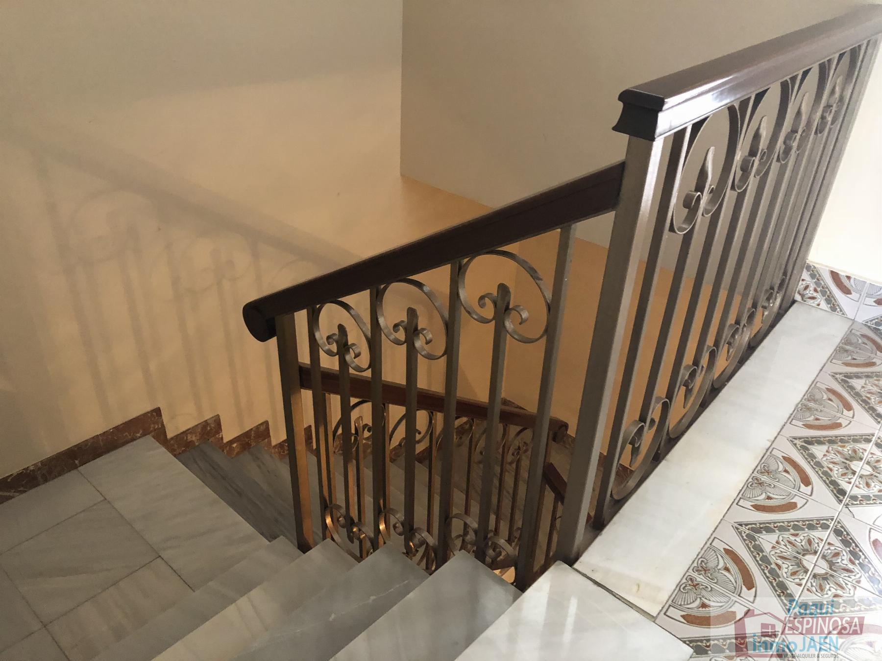 For sale of duplex in Torredonjimeno