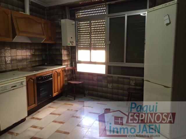 For sale of duplex in Torredonjimeno