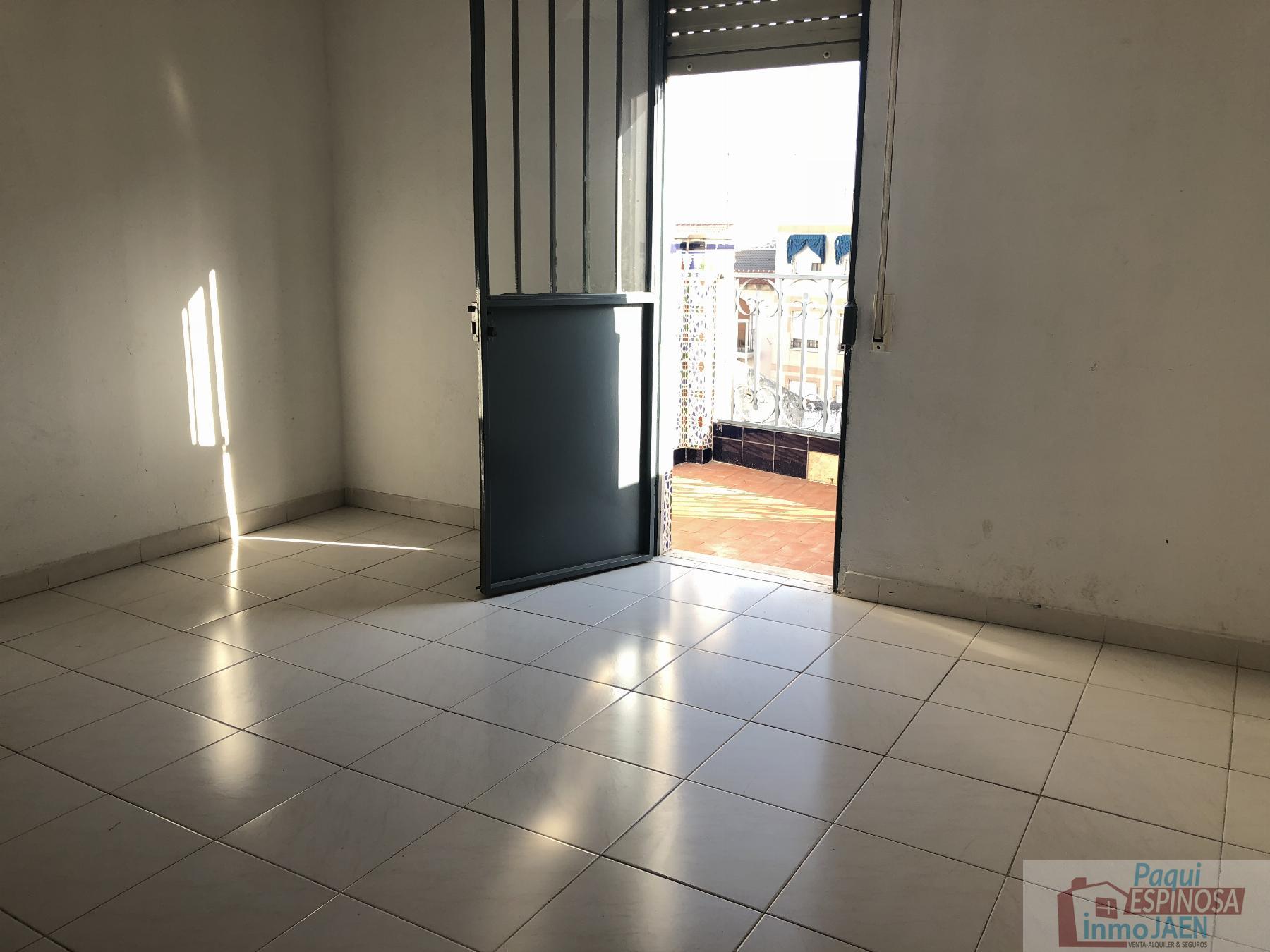 For sale of duplex in Torredonjimeno