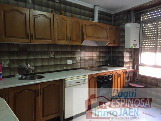For sale of duplex in Torredonjimeno