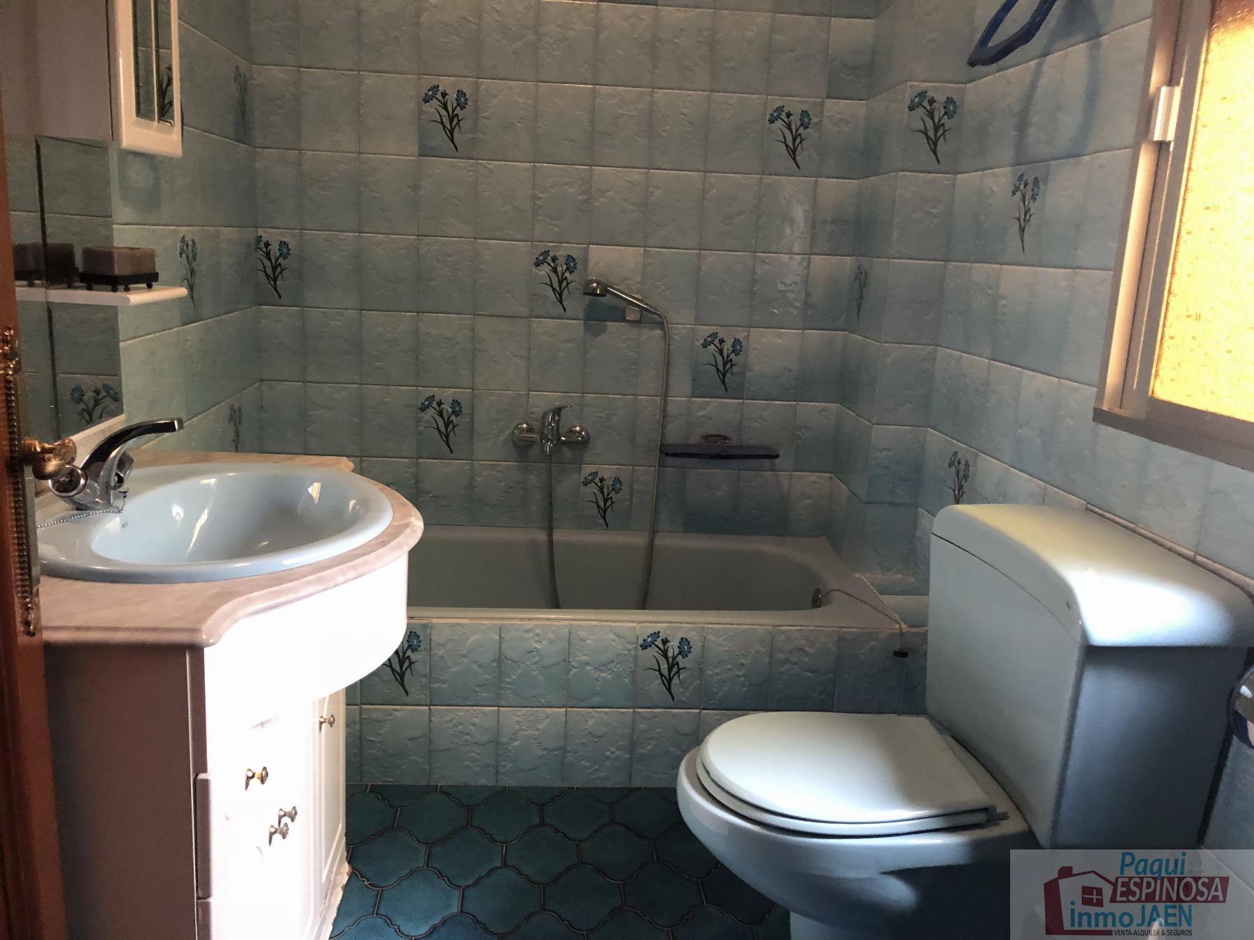 For sale of duplex in Torredonjimeno