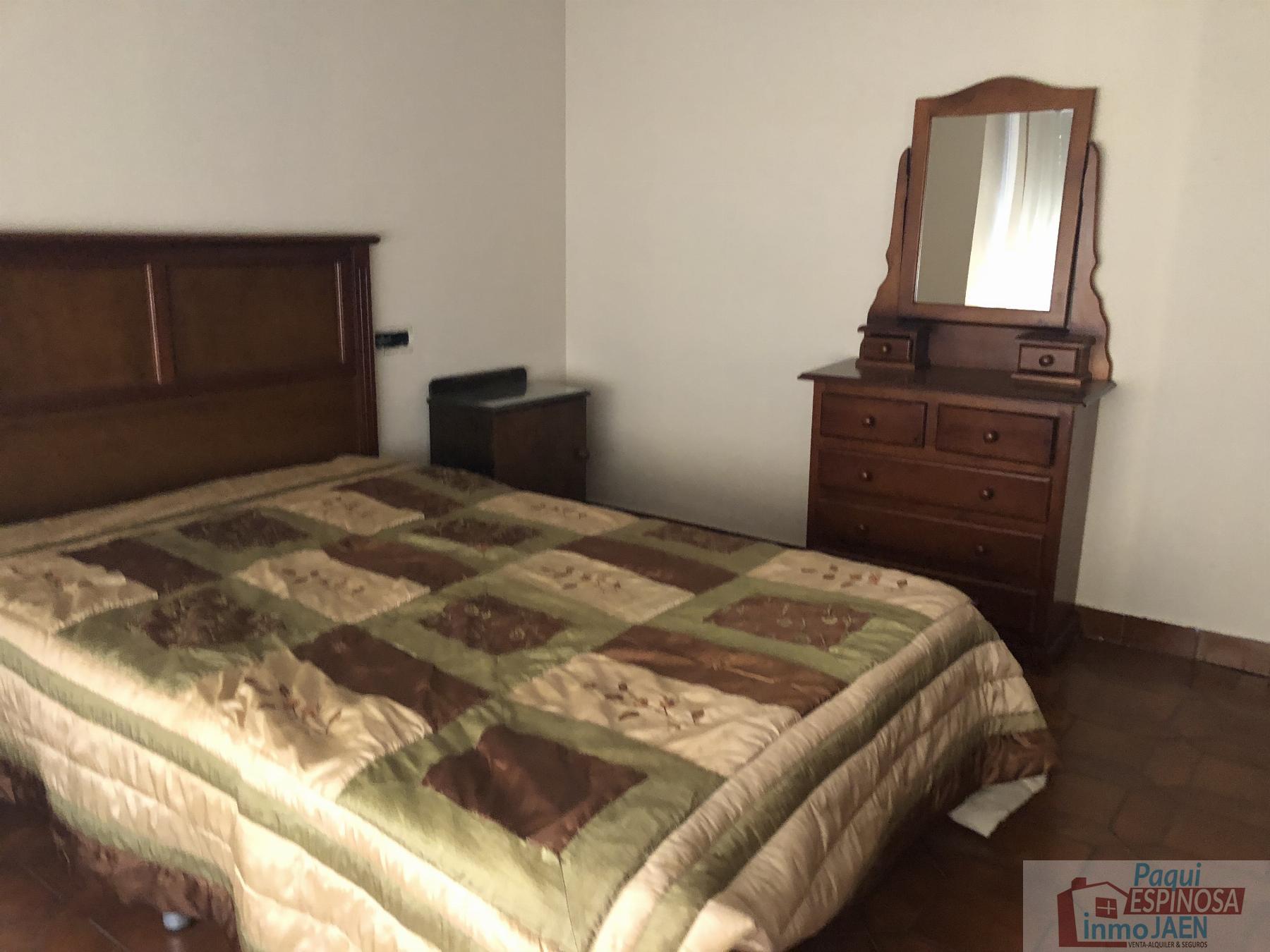 For sale of duplex in Torredonjimeno