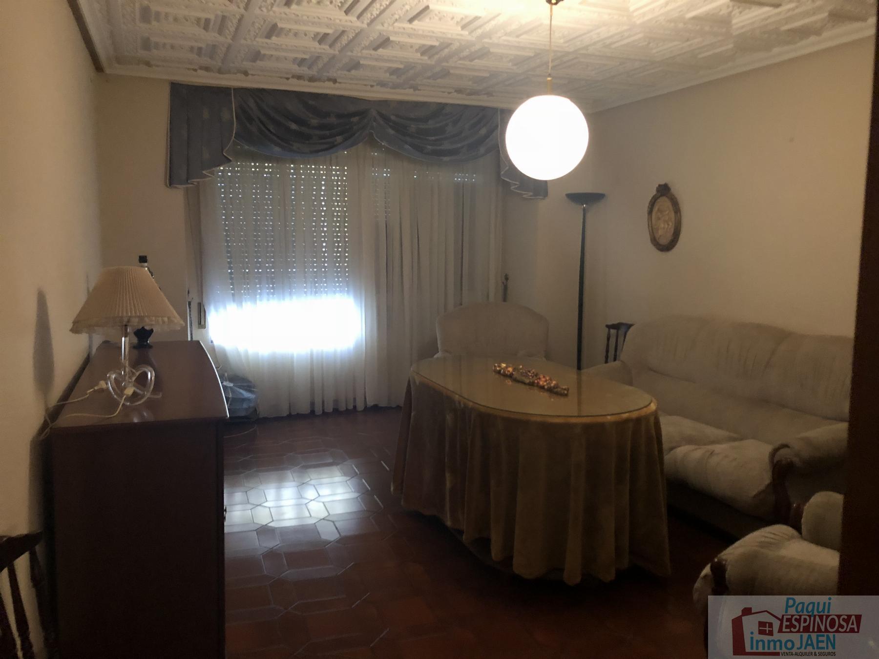 For sale of duplex in Torredonjimeno
