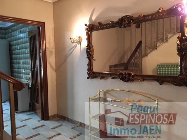 For sale of duplex in Torredonjimeno
