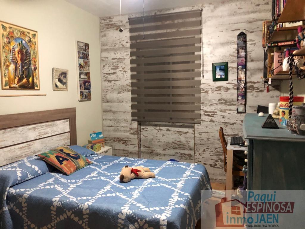 For sale of house in Torredonjimeno