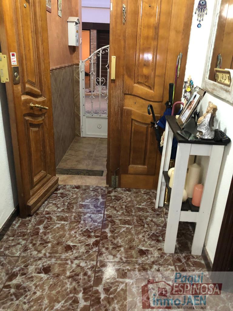 For sale of house in Torredonjimeno