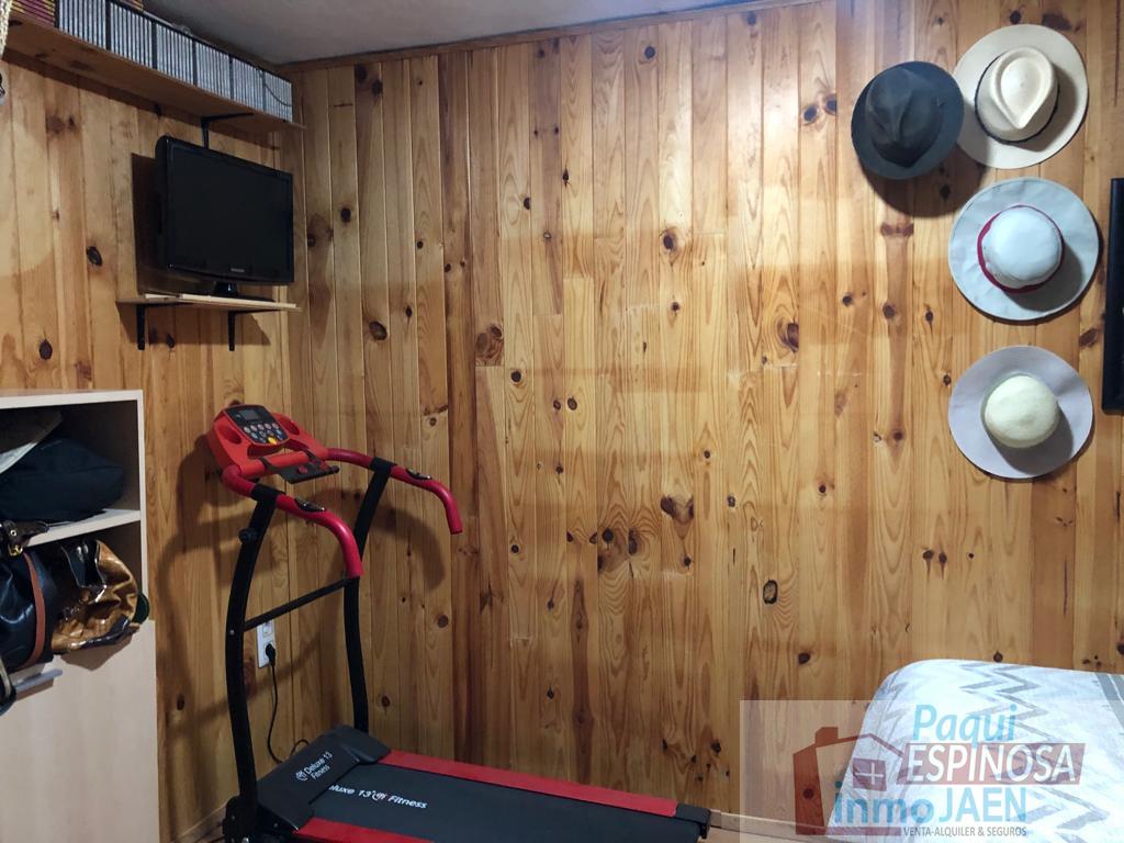 For sale of house in Torredonjimeno