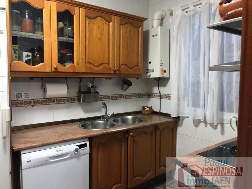 For sale of house in Torredonjimeno
