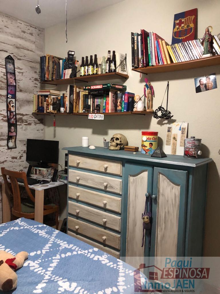 For sale of house in Torredonjimeno